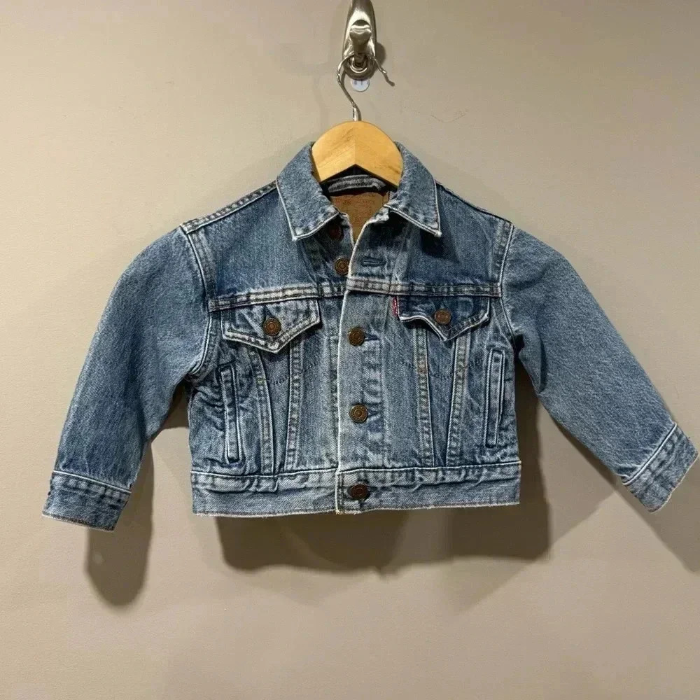 Vtg Levi’s Denim Jean Jacket